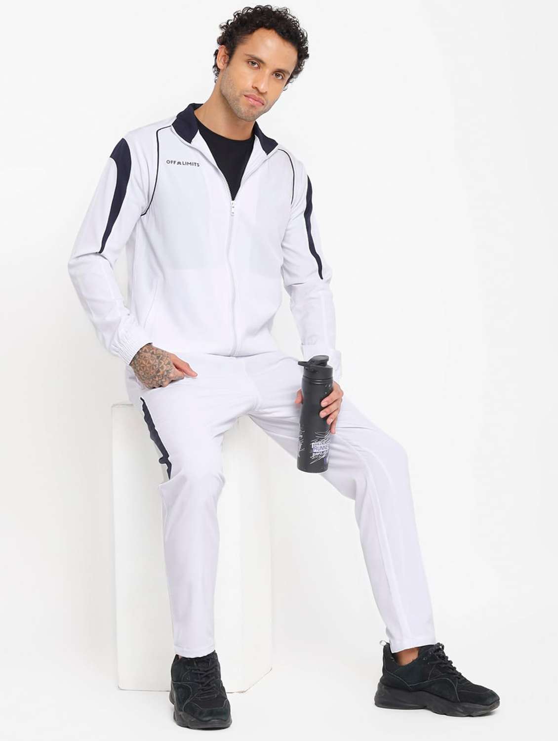 men taped long sleeves track suit - 22582237 -  Standard Image - 4