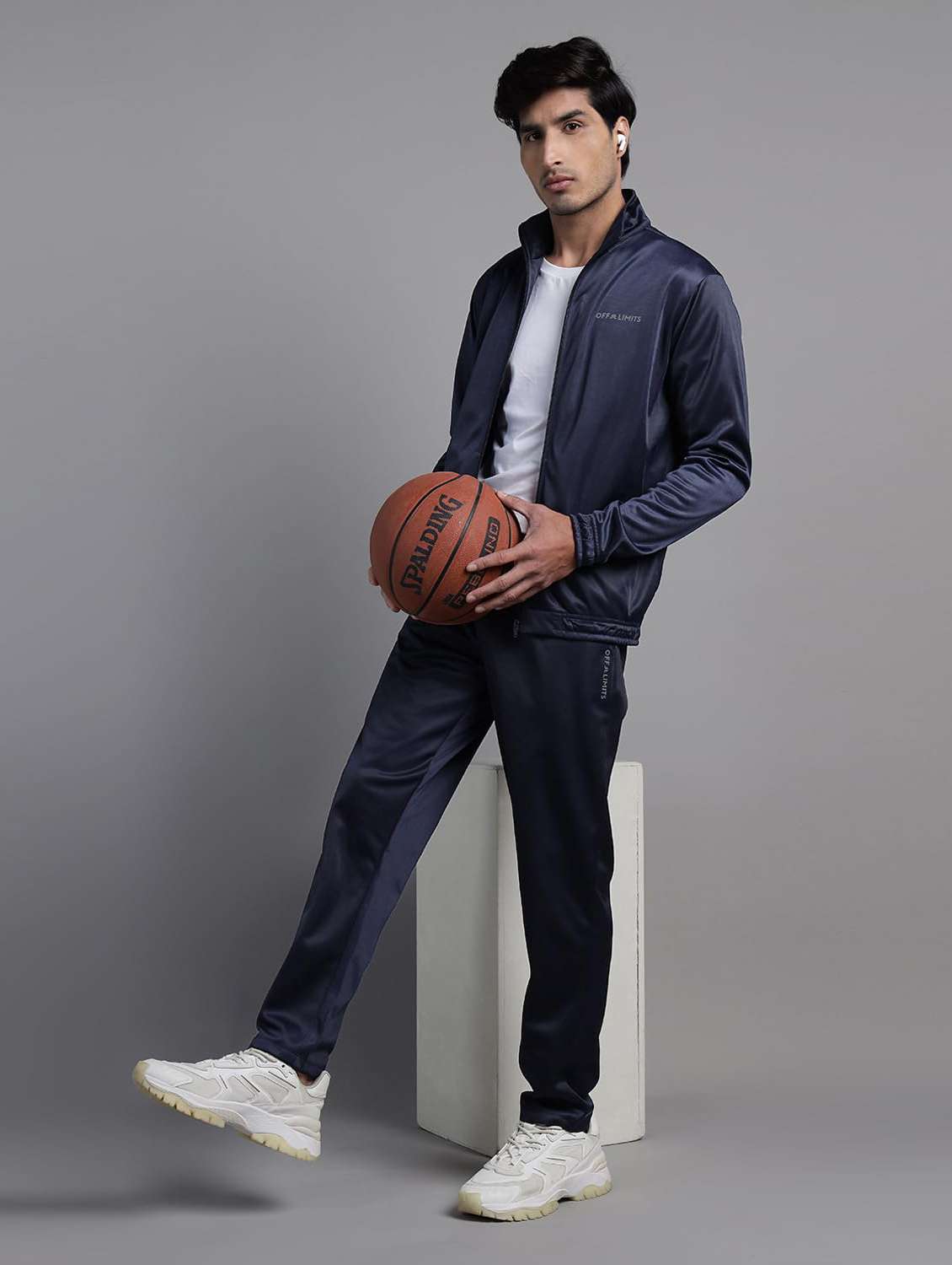 men solid long sleeves track suit - 22582239 -  Standard Image - 4