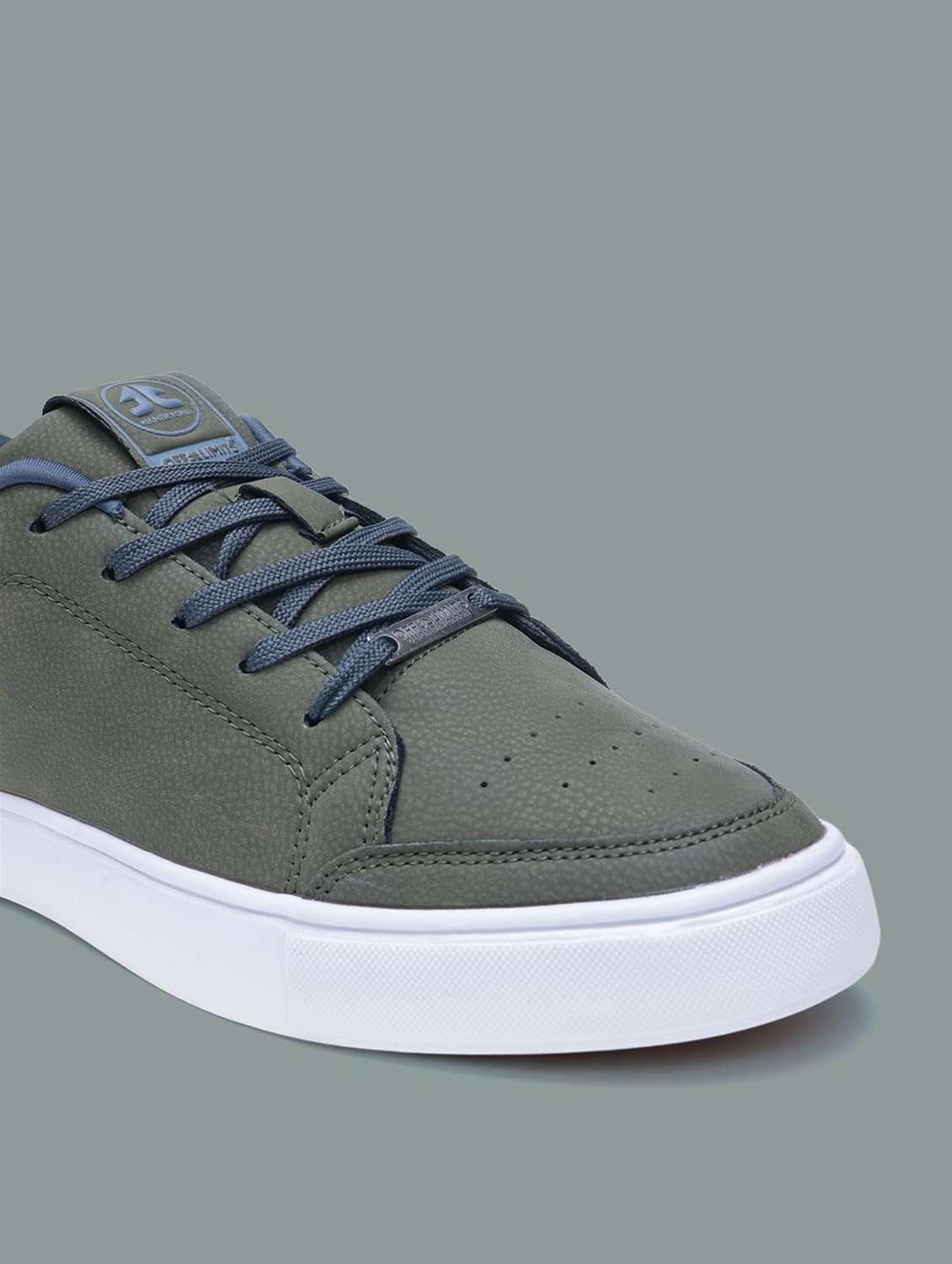 men solid lace up sneaker - 22582260 -  Standard Image - 4