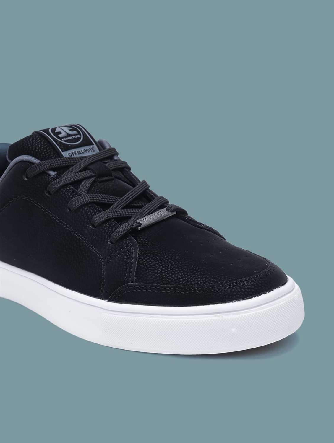 men solid lace up sneaker - 22582278 -  Standard Image - 4