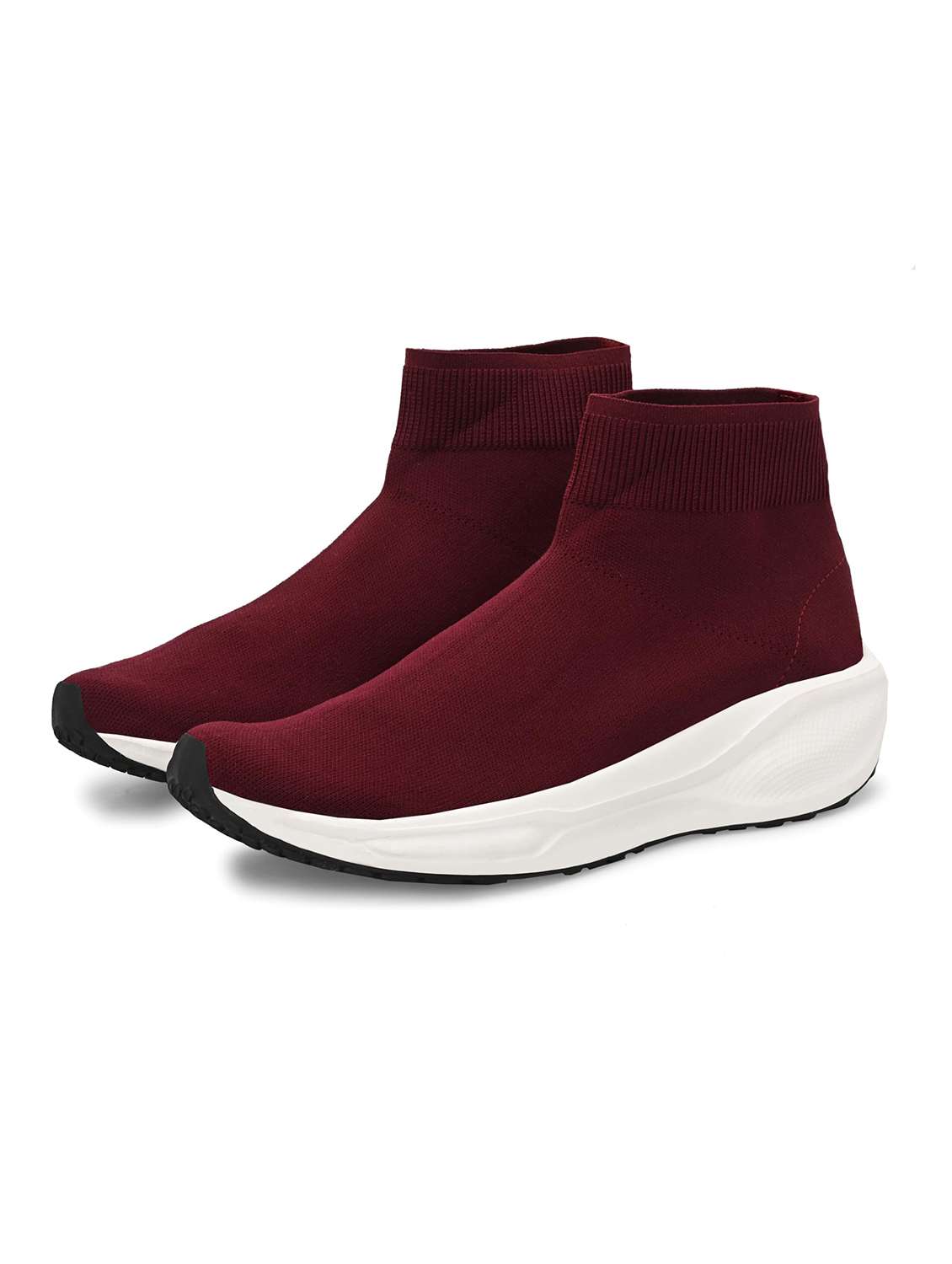 Men Solid Slip On Sports Shoes - 22582280 -  Standard Image - 1