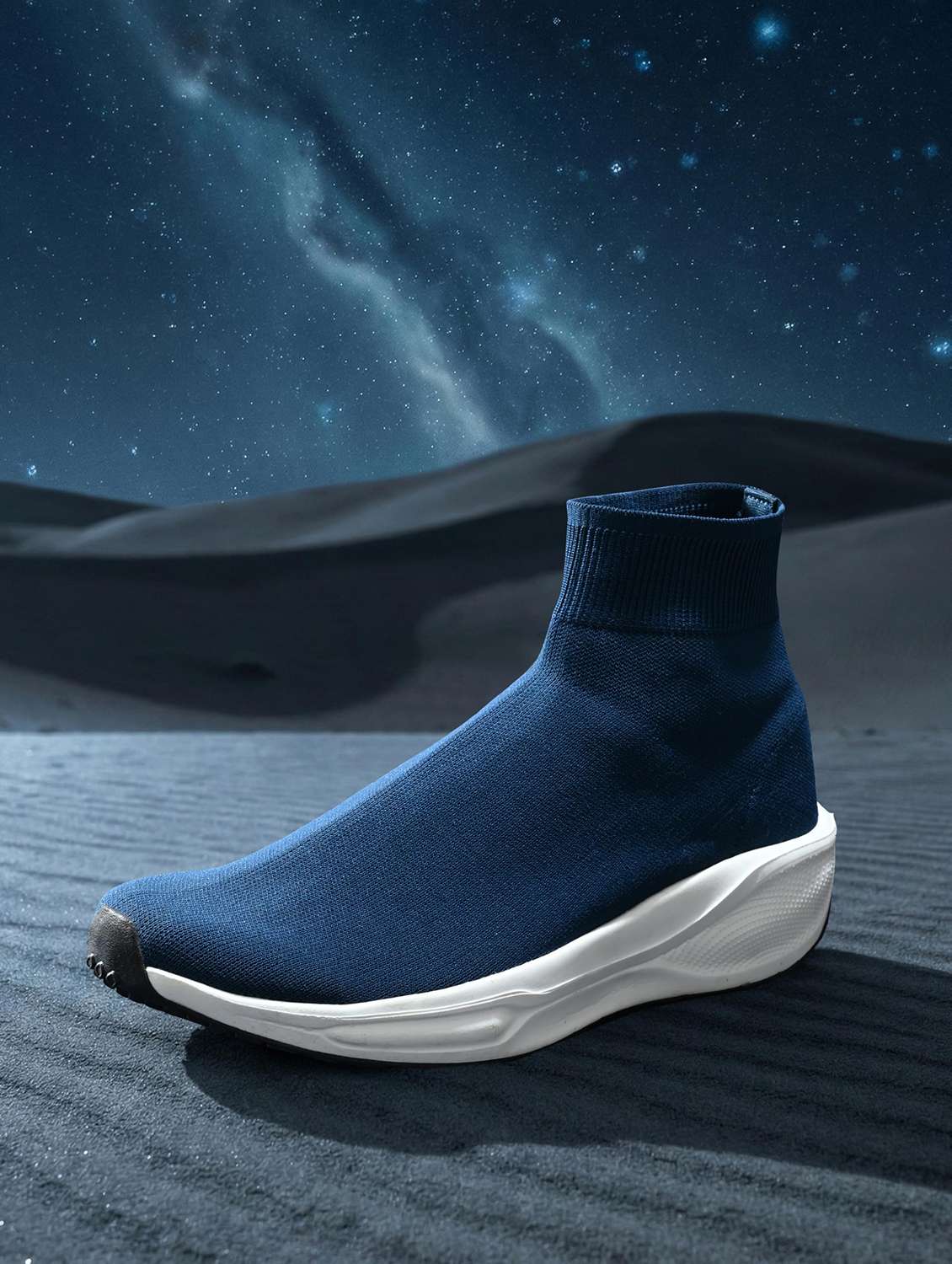 men solid slip on sports shoes