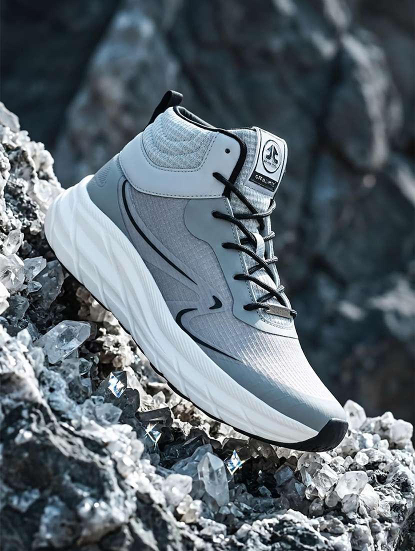 men solid lace up sport shoes