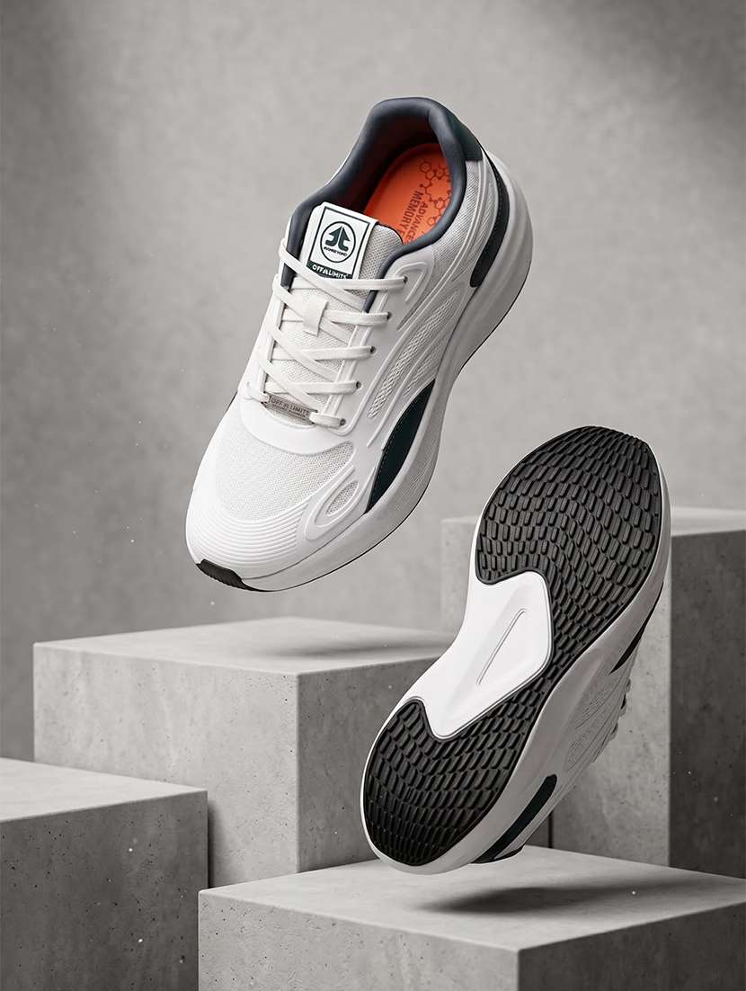 men solid lace up sport shoes