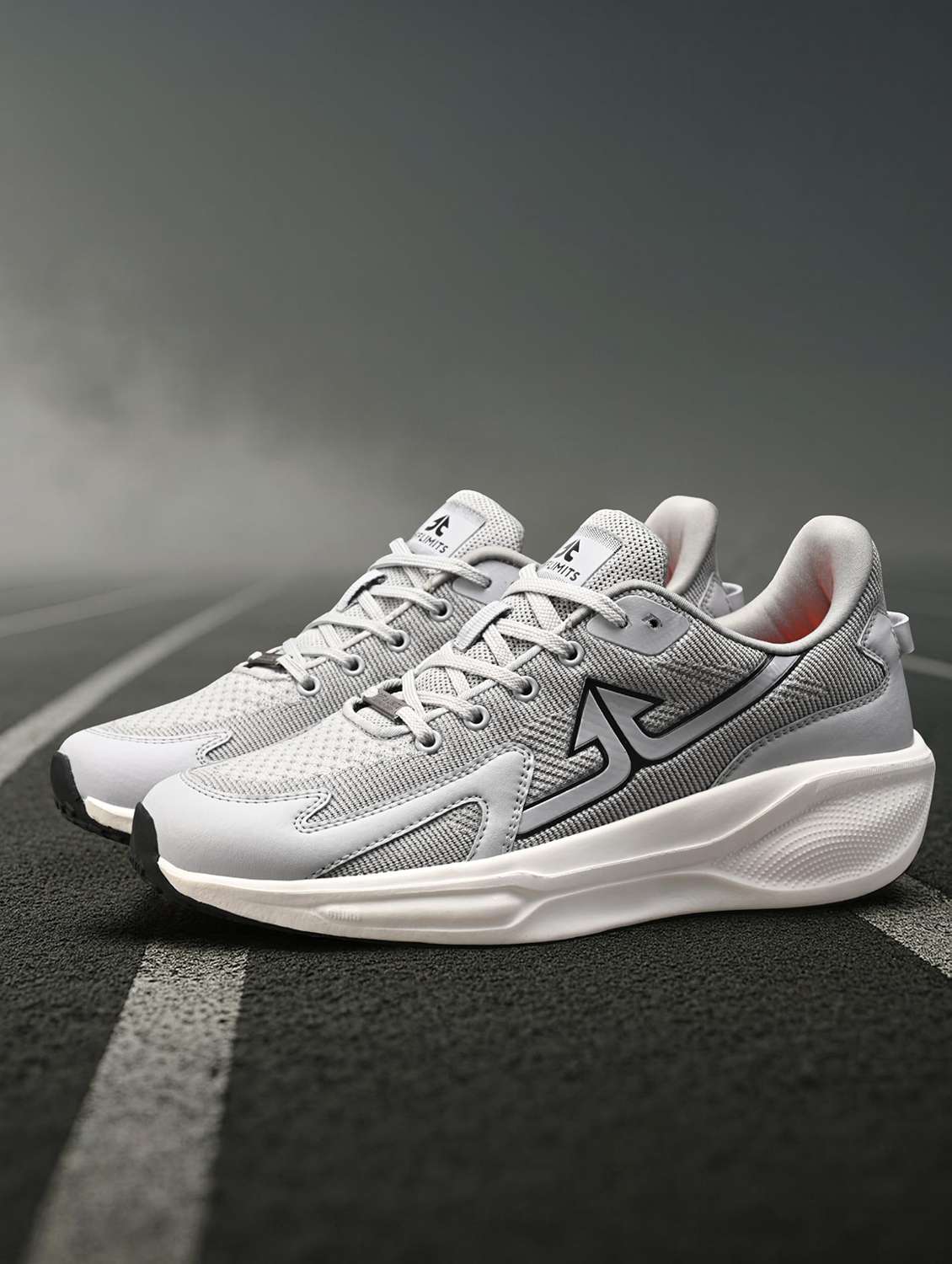 men textured lace up sport shoes