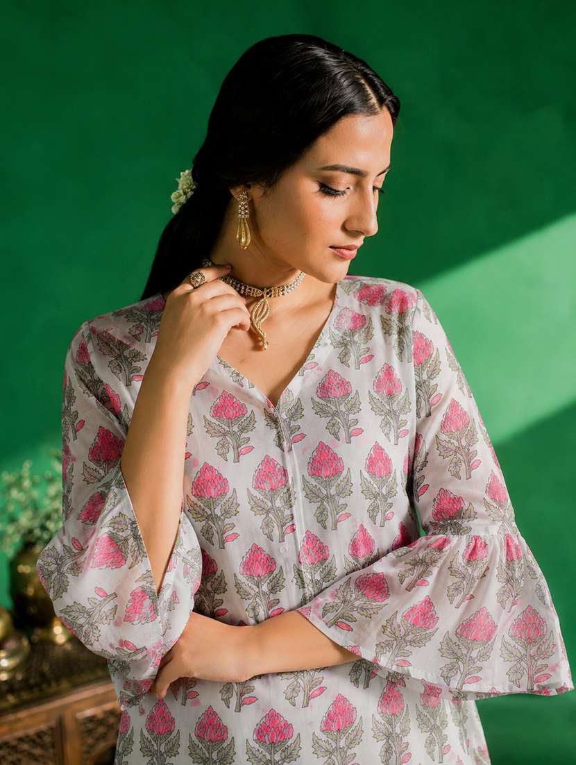 women printed bell sleeve kurta palazzo set - 22582825 -  Standard Image - 1