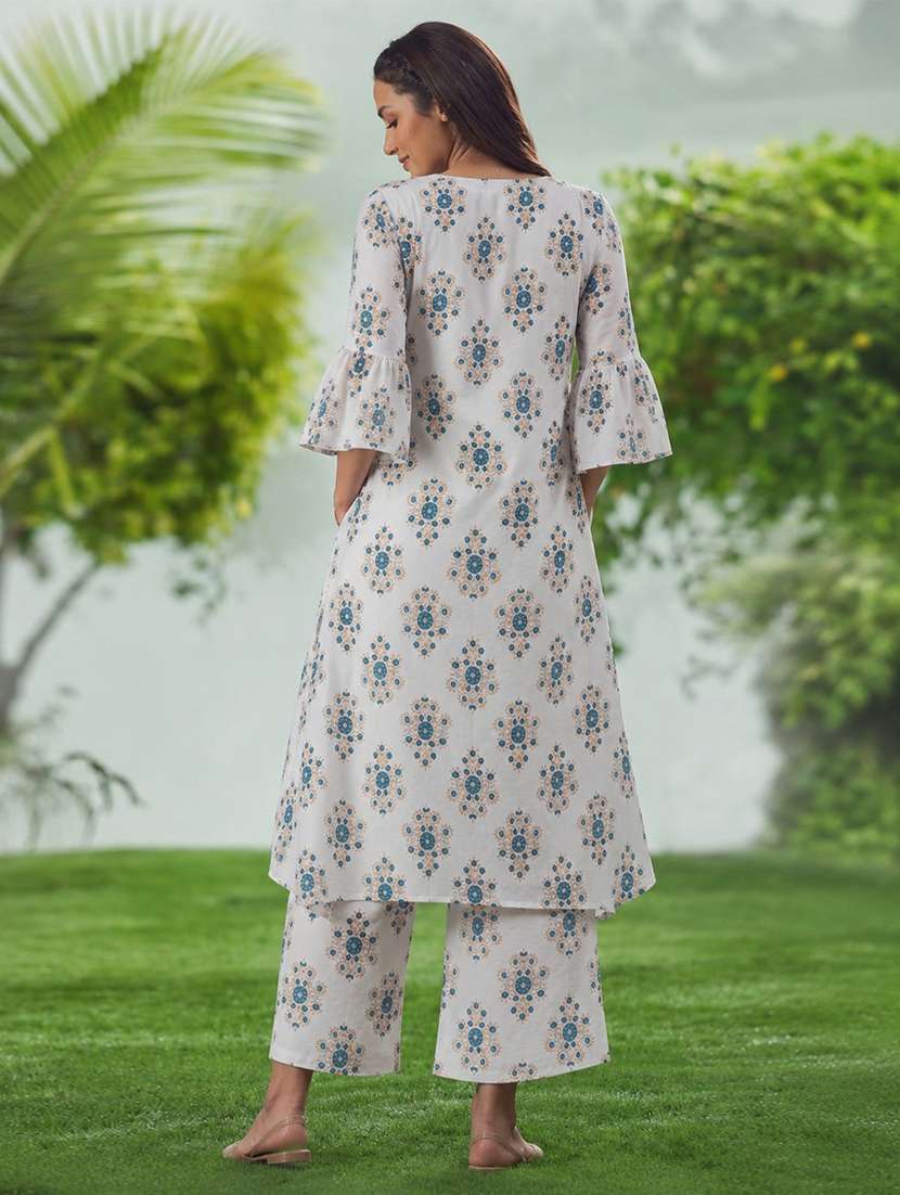 women printed bell sleeve kurta pant set - 22583943 -  Standard Image - 4