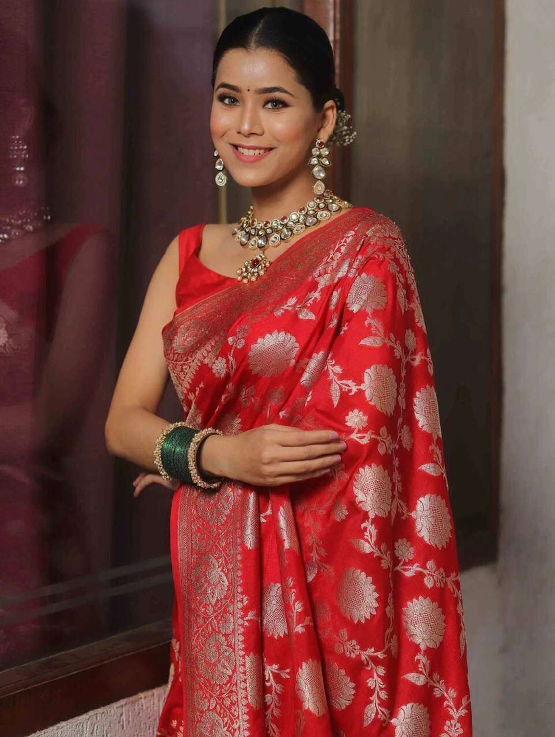 women self design banarasi saree with blouse - 22587387 -  Standard Image - 4