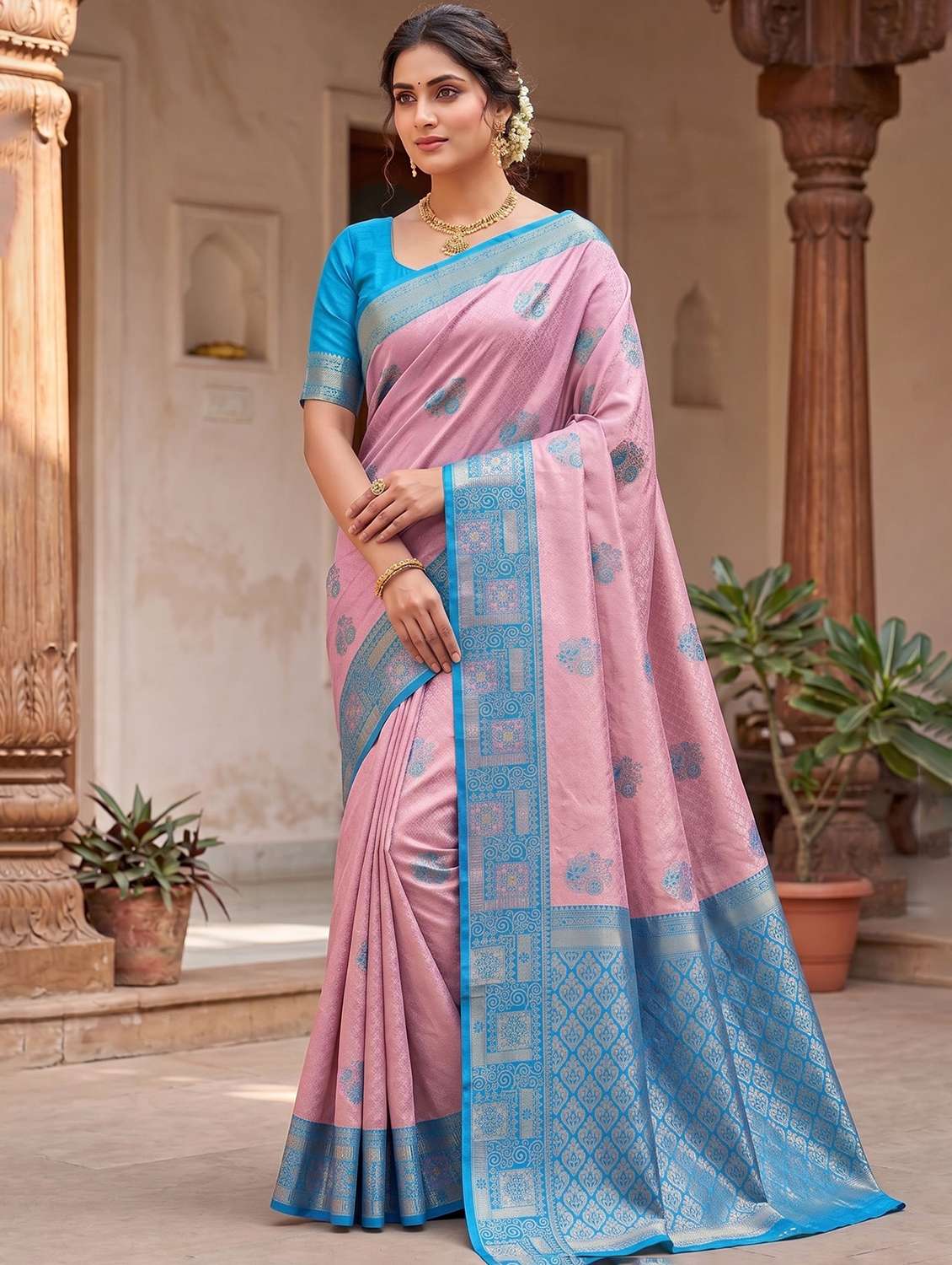 women self design banarasi saree with blouse