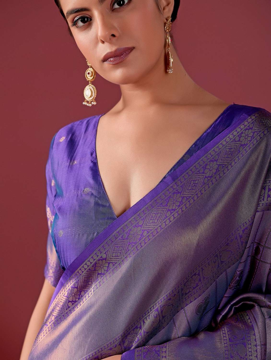 Women Self Design Banarasi Saree With Blouse - 22587435 -  Standard Image - 1