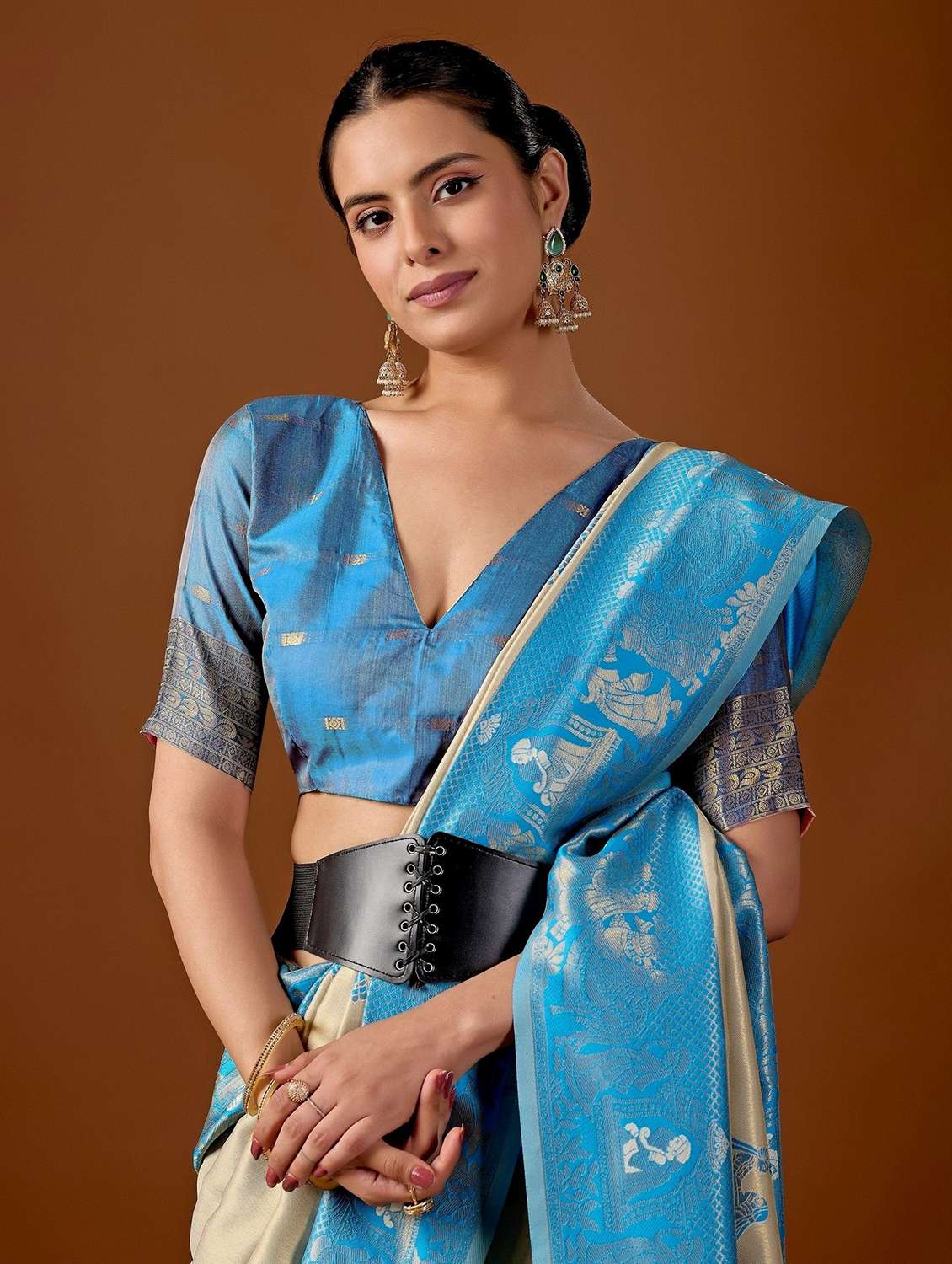 Women Self Design Banarasi Saree With Blouse - 22587449 -  Standard Image - 1