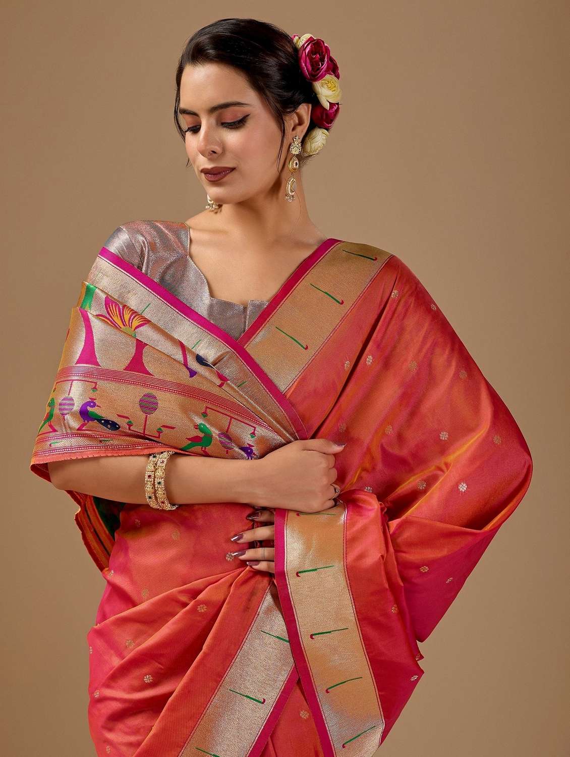 Women Self Design Paithani Saree With Blouse - 22587510 -  Standard Image - 1