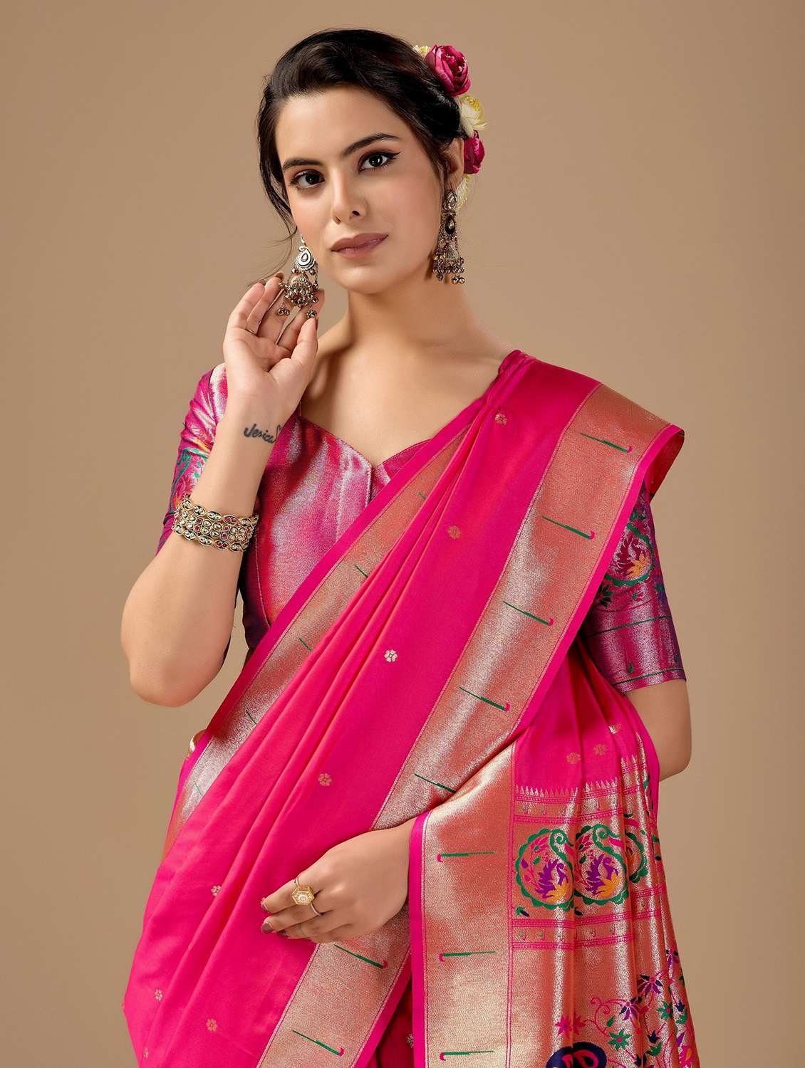 Women Self Design Paithani Saree With Blouse - 22587526 -  Standard Image - 1