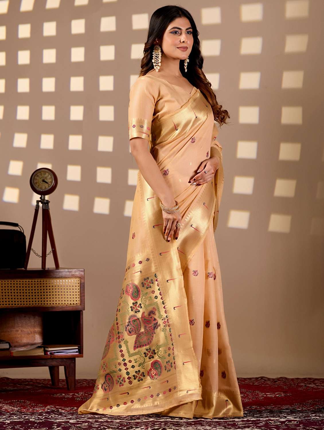 women self design paithani saree with blouse - 22587540 -  Standard Image - 4