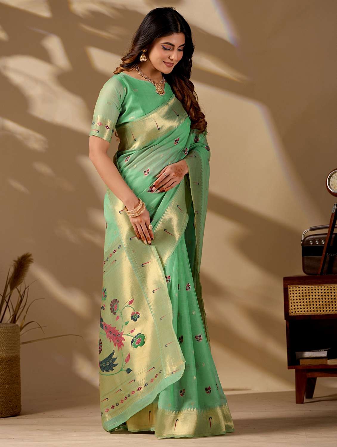 women self design paithani saree with blouse - 22587545 -  Standard Image - 4