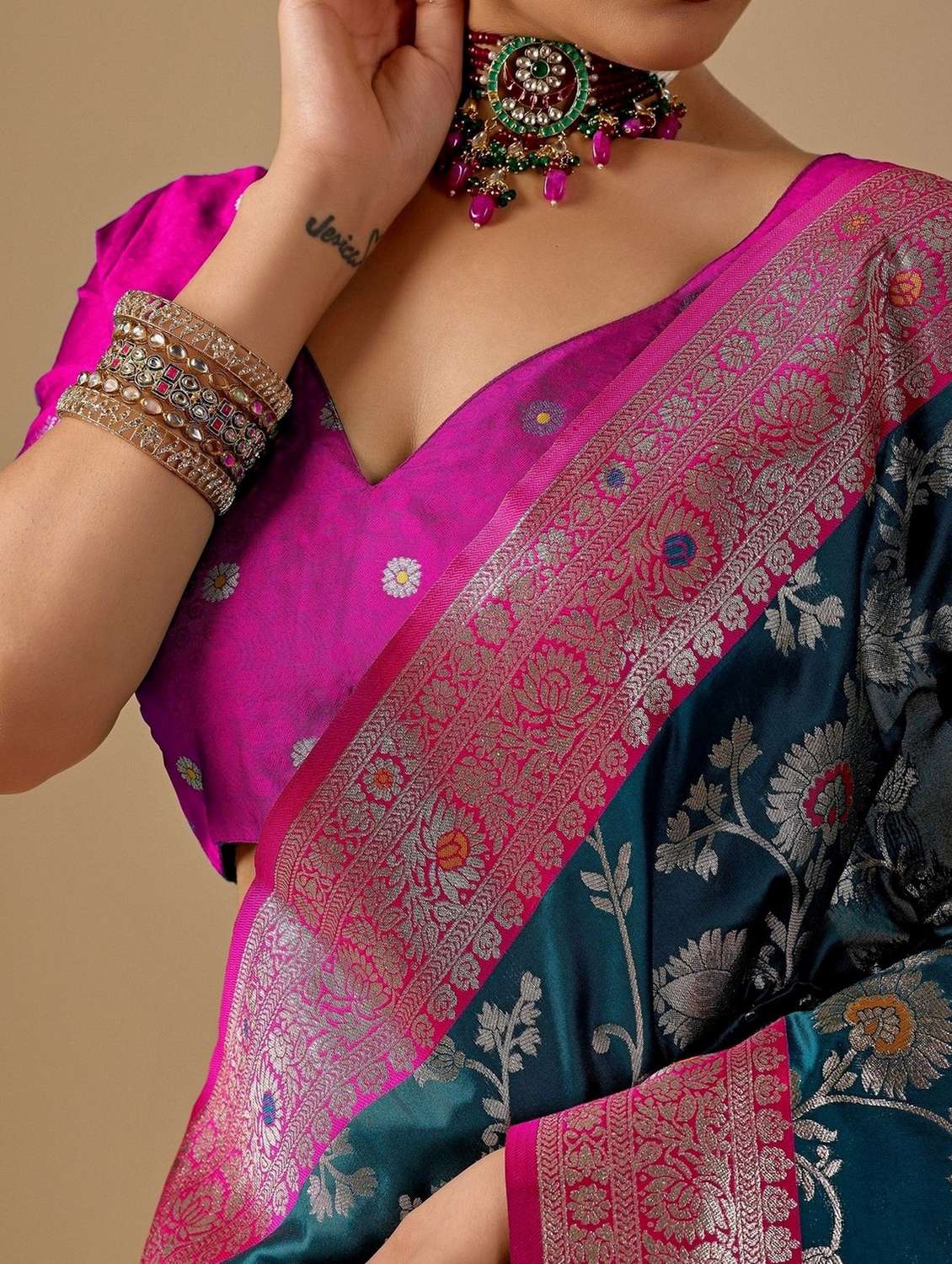 women self design banarasi saree with blouse - 22587577 -  Standard Image - 4
