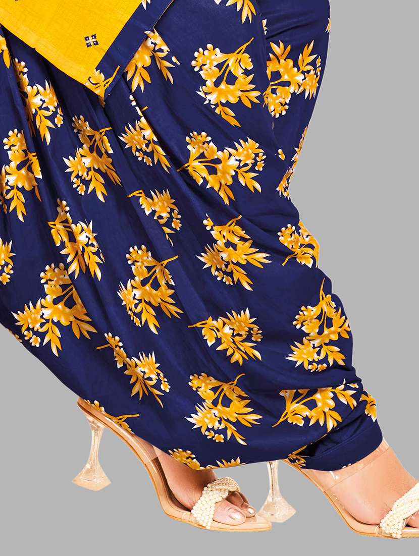 Women Printed Three Quarter Sleeves Kurta Patiala With Dupatta Set - 22588024 -  Standard Image - 4