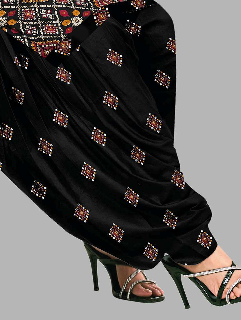 women printed three quarter sleeves kurta patiala with dupatta set - 22588033 -  Standard Image - 4