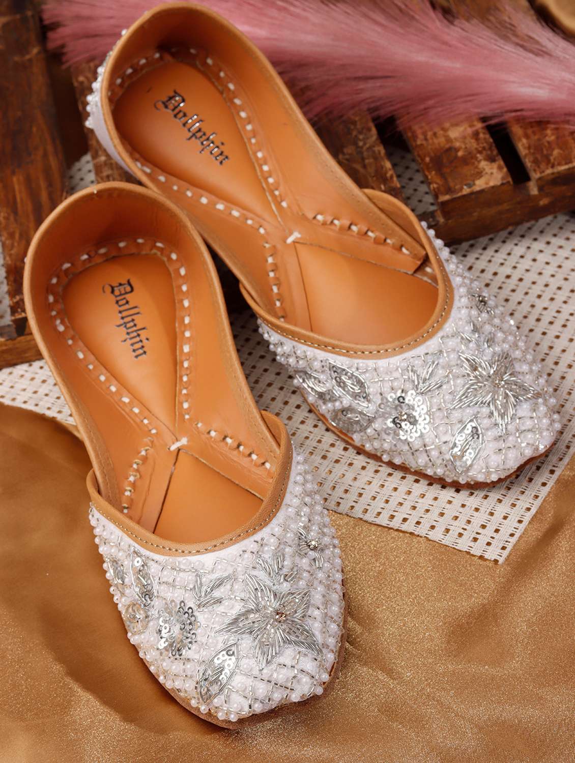 women embroidered slip on jutis