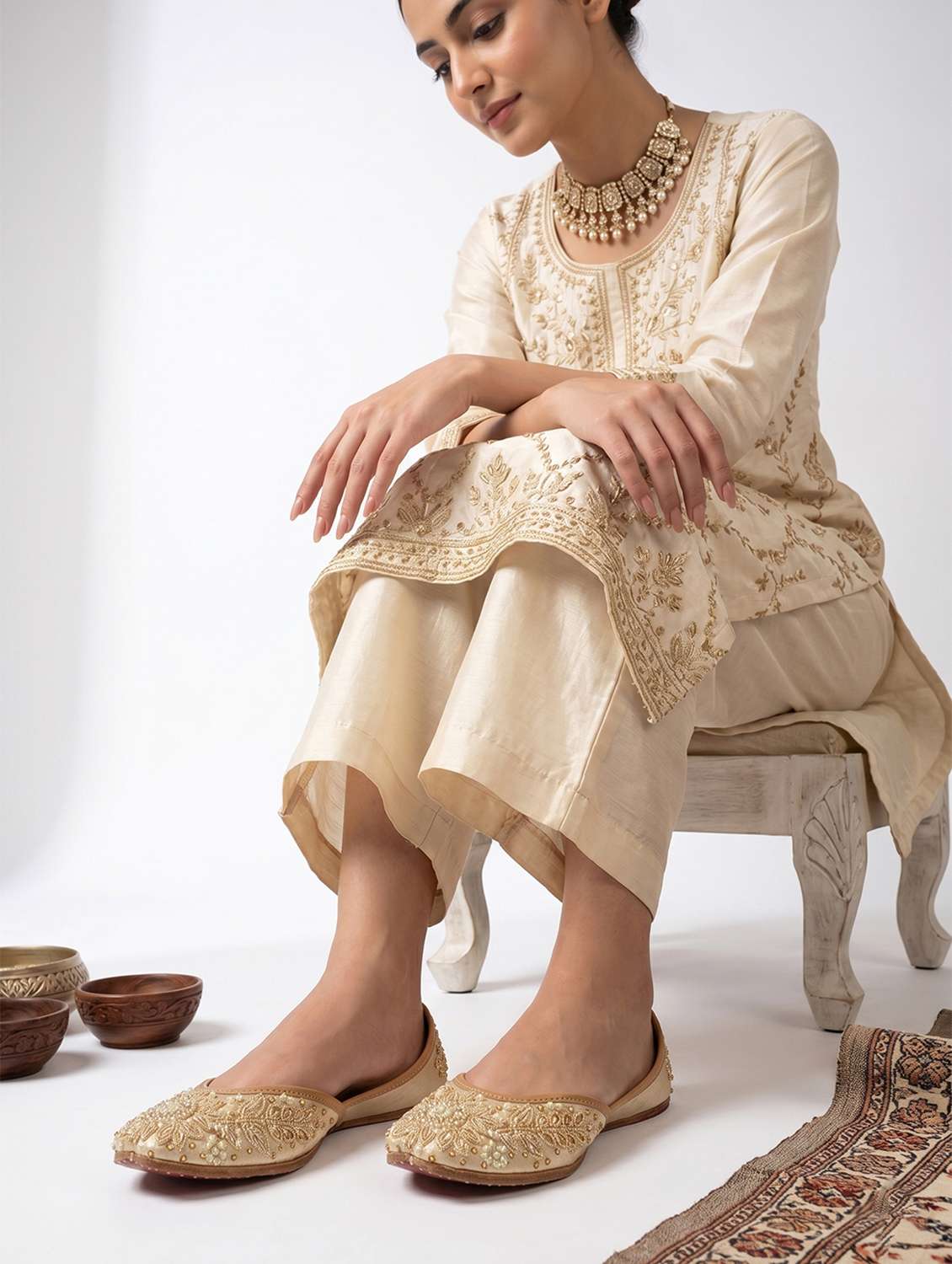 women embroidered slip on jutis - 22588076 -  Standard Image - 4