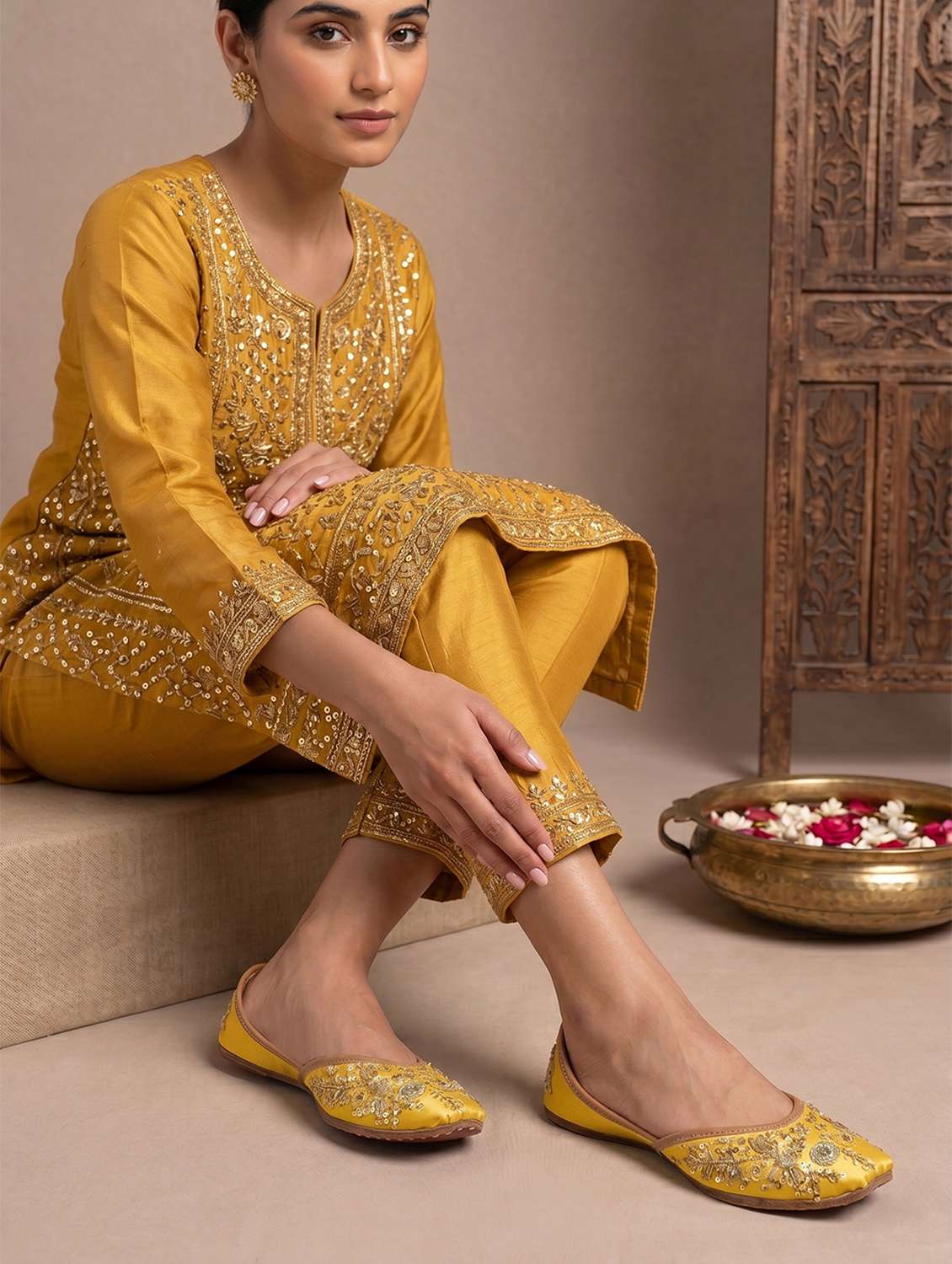 women embroidered slip on jutis - 22588082 -  Standard Image - 4