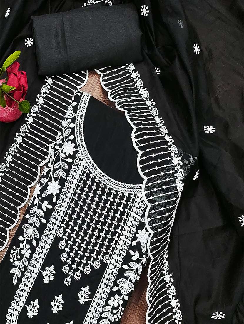 women solid with work embroidered saree - 22588346 -  Standard Image - 1