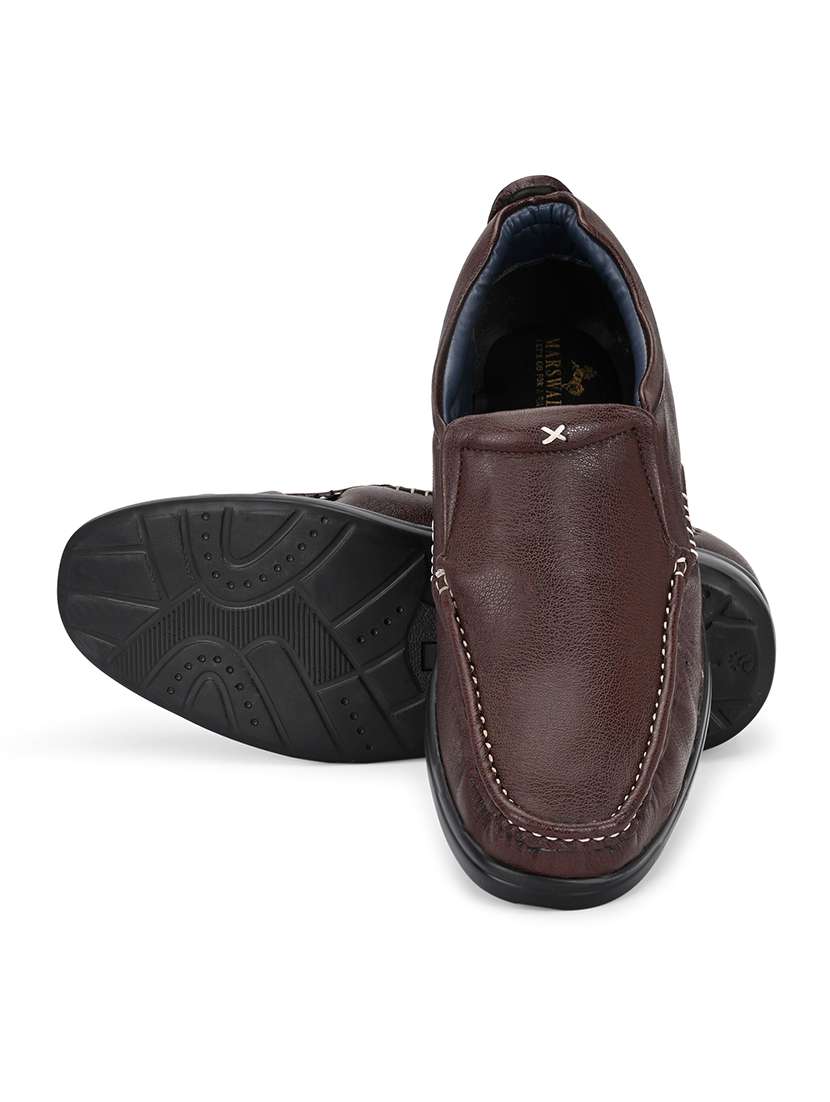 men solid slip on formal shoes - 22588446 -  Standard Image - 4