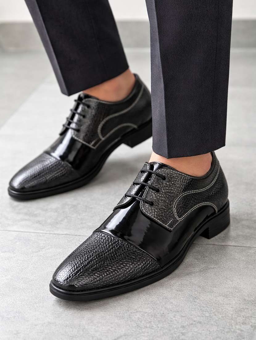men black lace-up derby