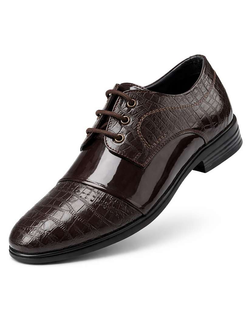 men brown lace-up derby - 22588450 -  Standard Image - 1