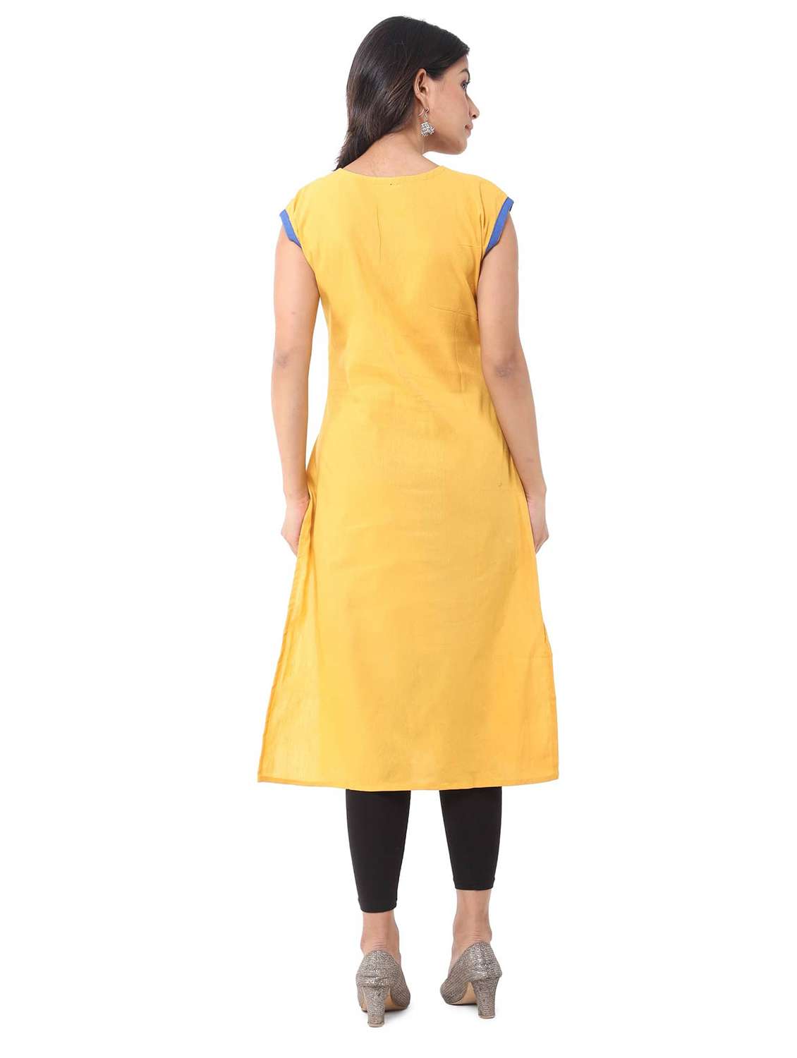 Women Pack Of 2 Solid Three Quarter Sleeves Straight Kurta - 22588798 -  Standard Image - 4