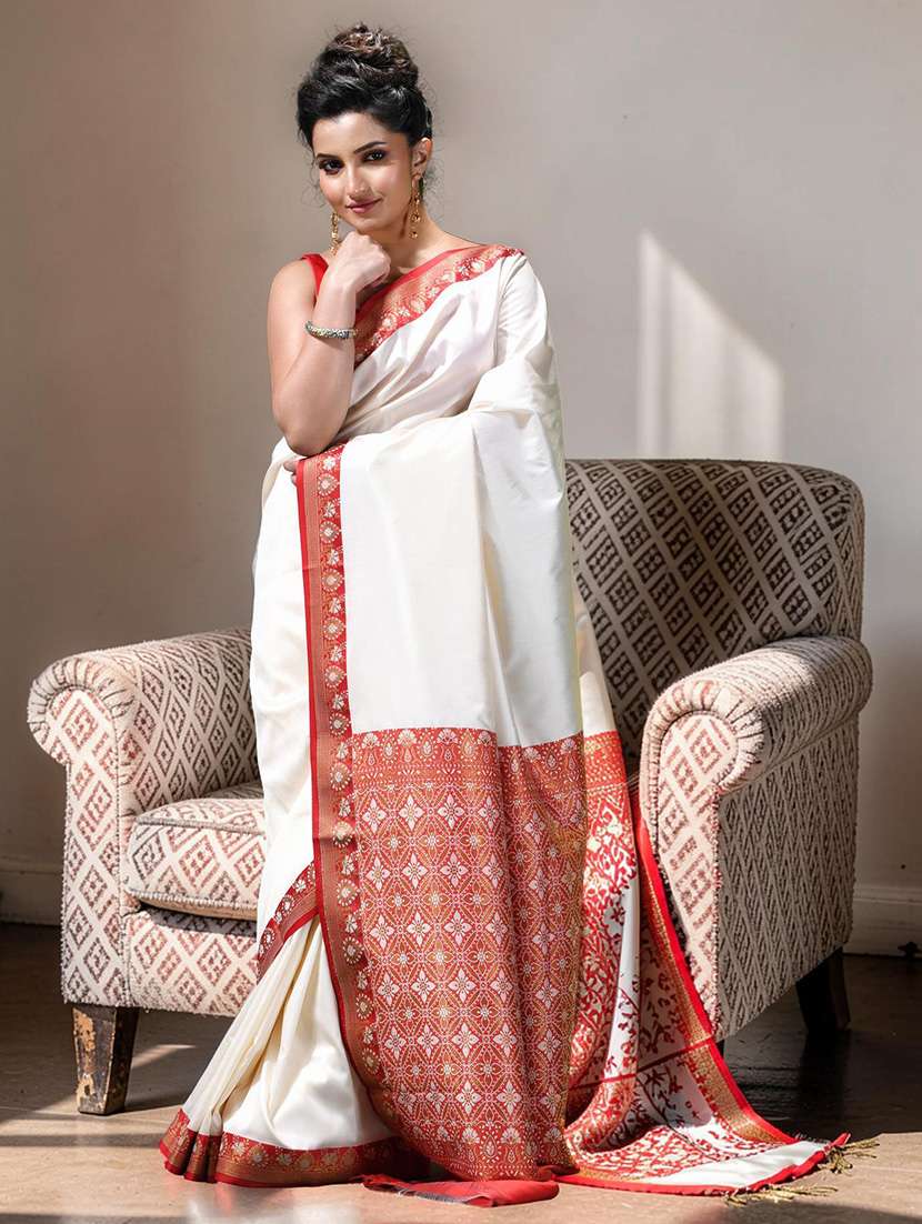 women solid with bordered saree with blouse - 22589672 -  Standard Image - 1