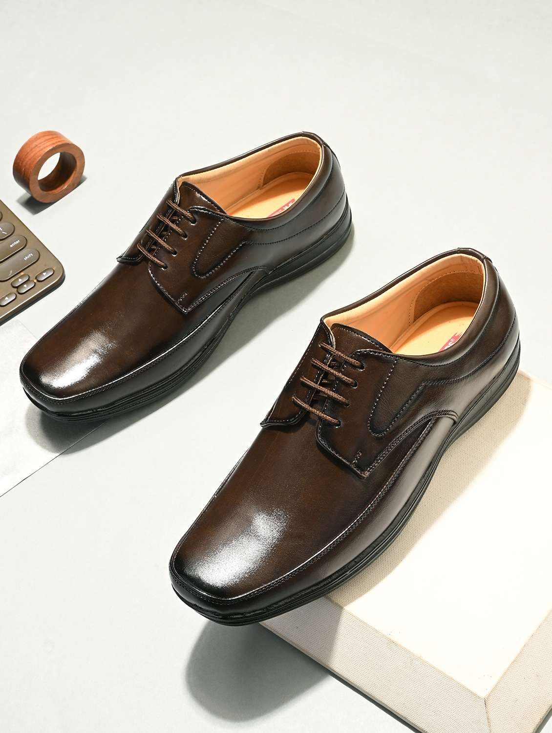 men solid lace up derby shoes