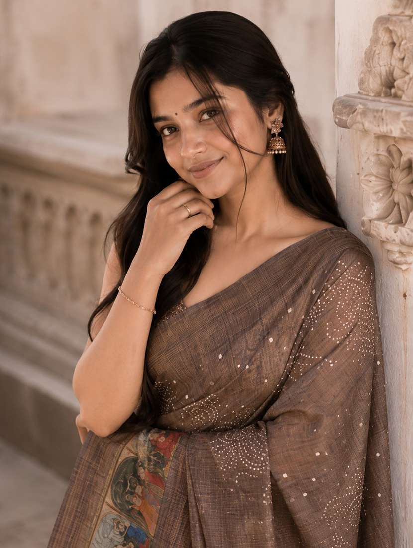 women printed casual wear saree with blouse - 22589997 -  Standard Image - 1