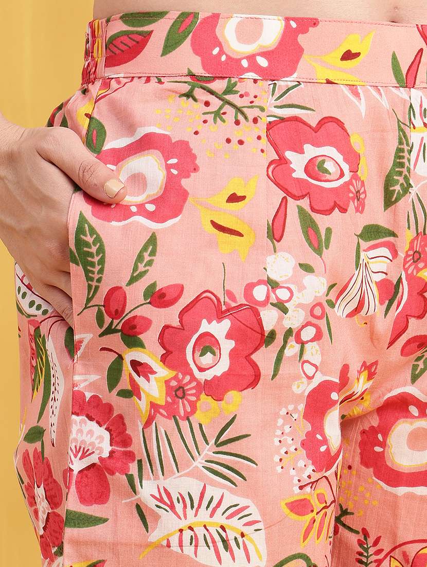 Women Printed Three Quarter Sleeves Top And Shorts Set - 22590047 -  Standard Image - 4