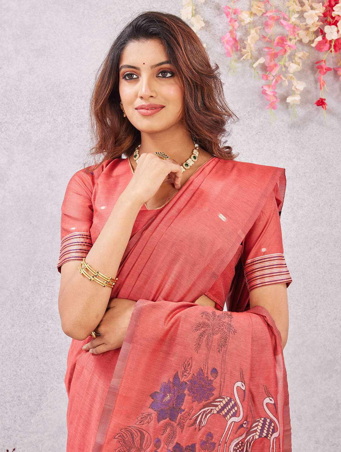 women self design handloom saree with blouse - 22590242 -  Standard Image - 1