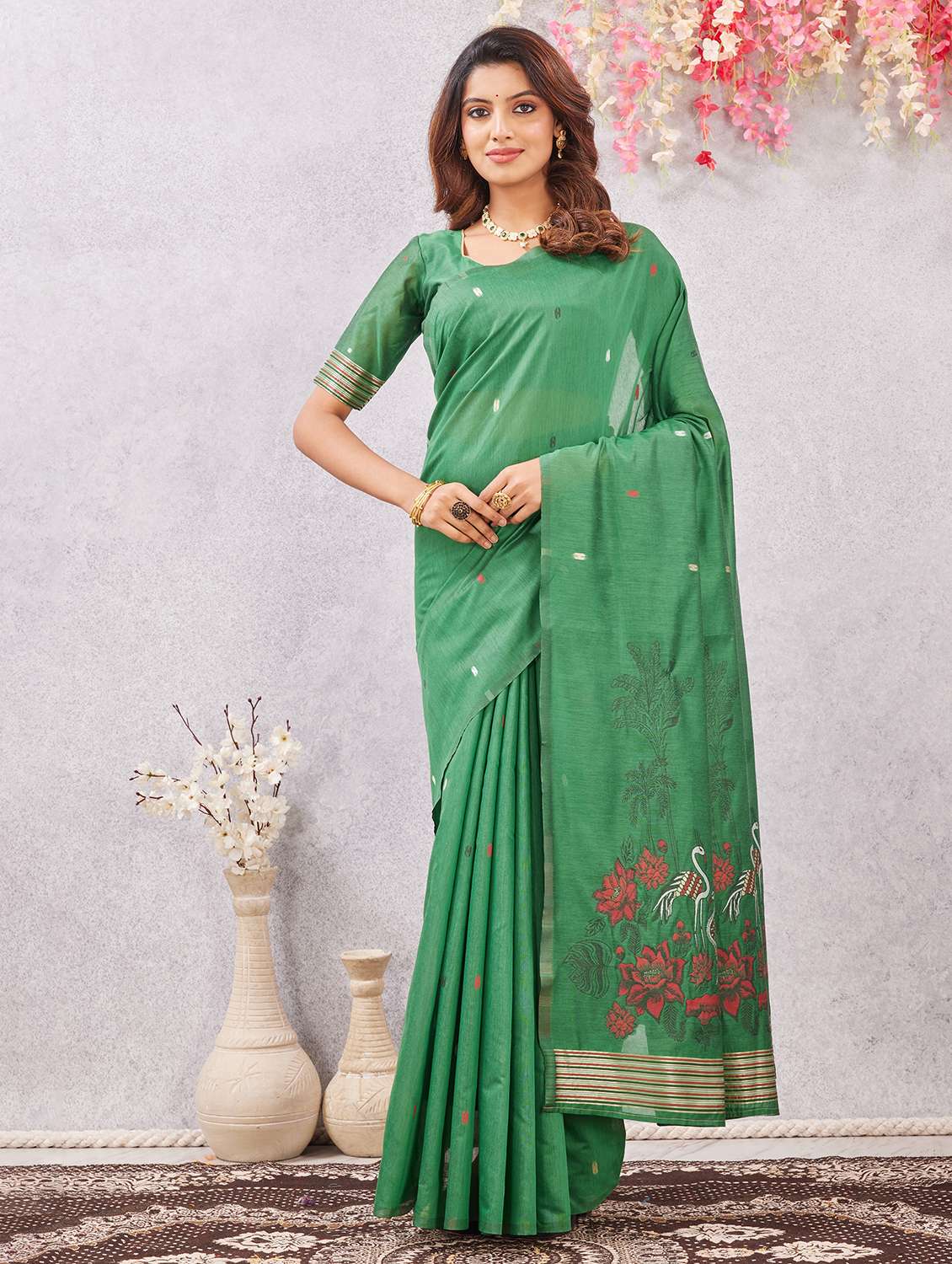 women self design handloom saree with blouse