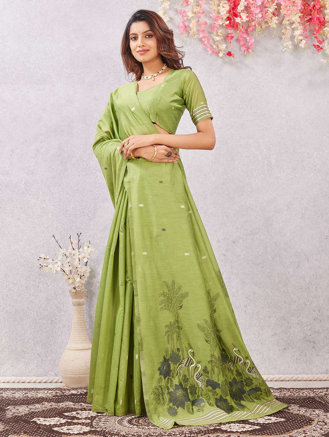 Women Self Design Handloom Saree With Blouse - 22590245 -  Standard Image - 4
