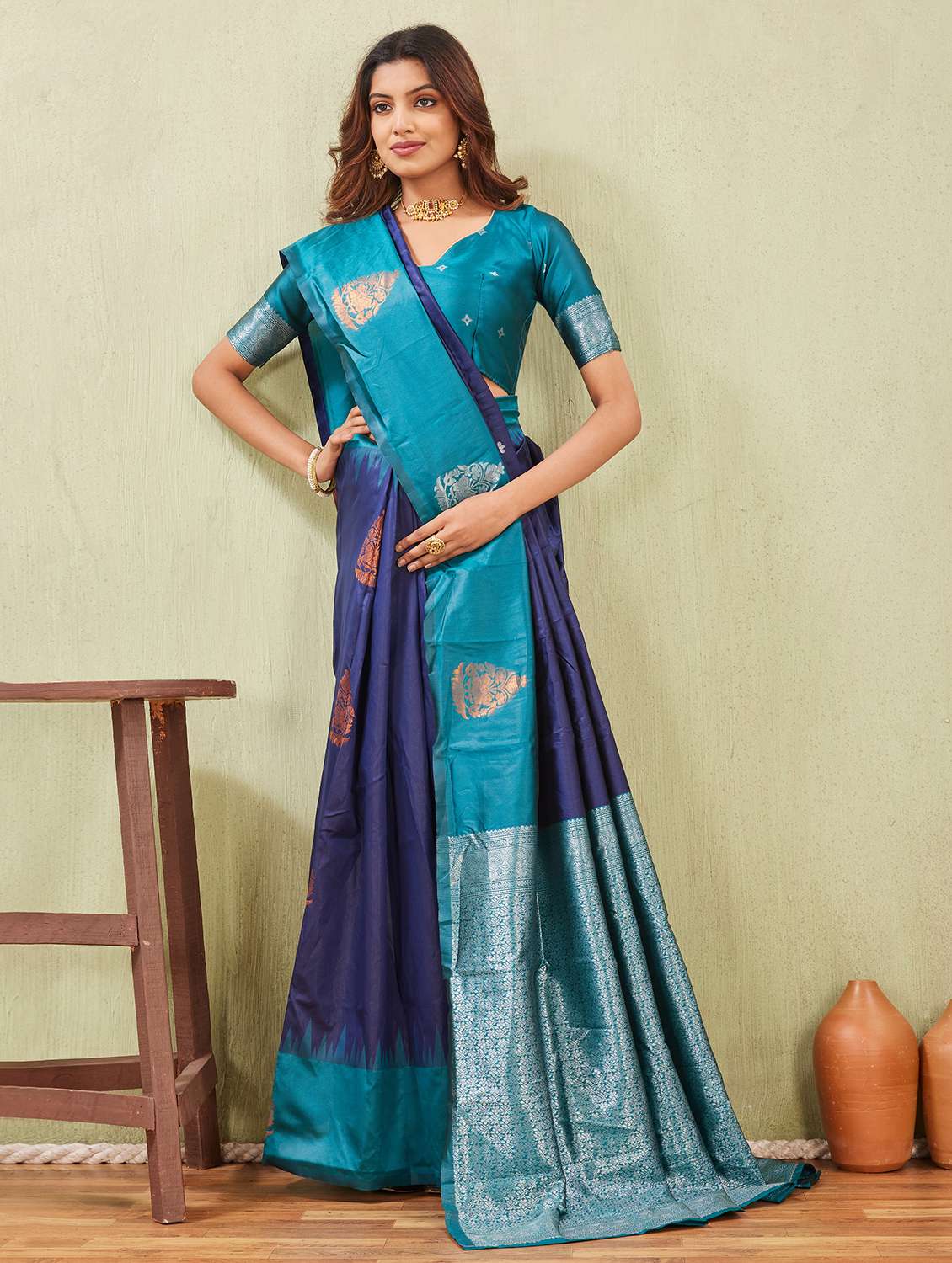women self design banarasi saree with blouse - 22590250 -  Standard Image - 4