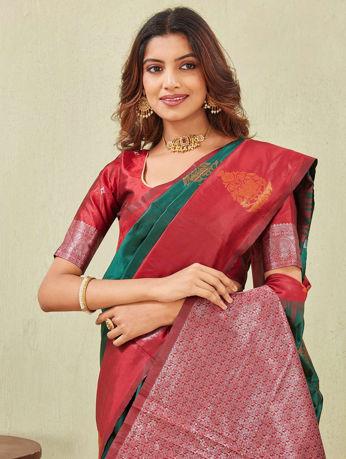 Women Self Design Banarasi Saree With Blouse - 22590252 -  Standard Image - 1
