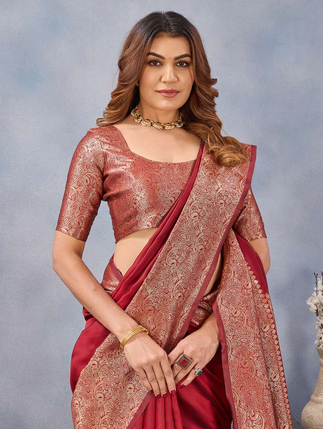 women solid with bordered saree with blouse - 22590272 -  Standard Image - 1