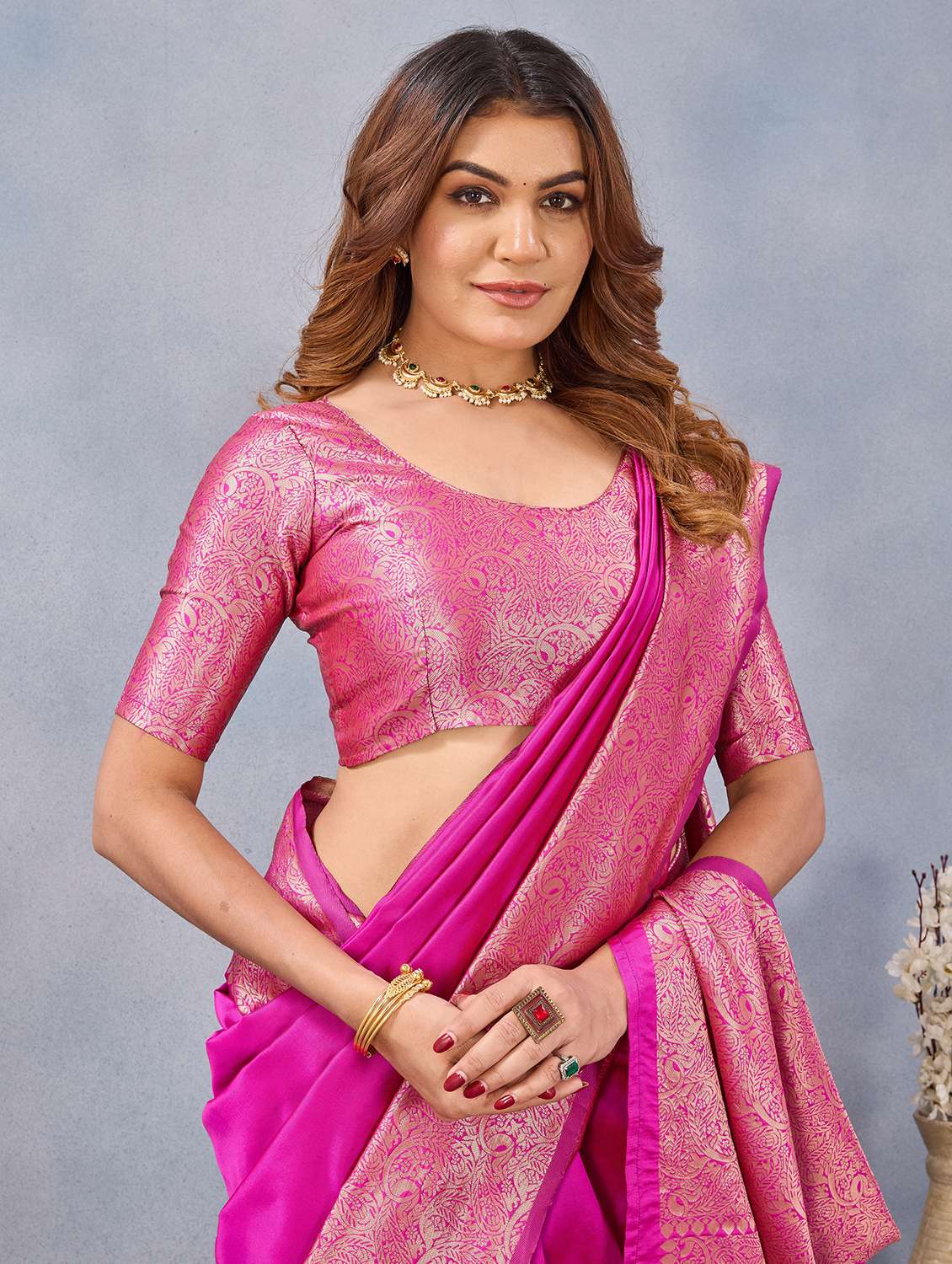 women solid with bordered saree with blouse - 22590273 -  Standard Image - 1