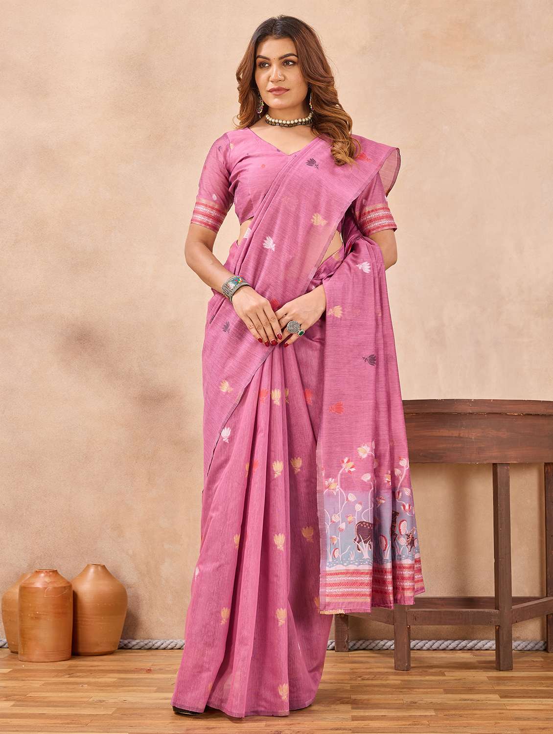 women self design handloom saree with blouse - 22590278 -  Standard Image - 4