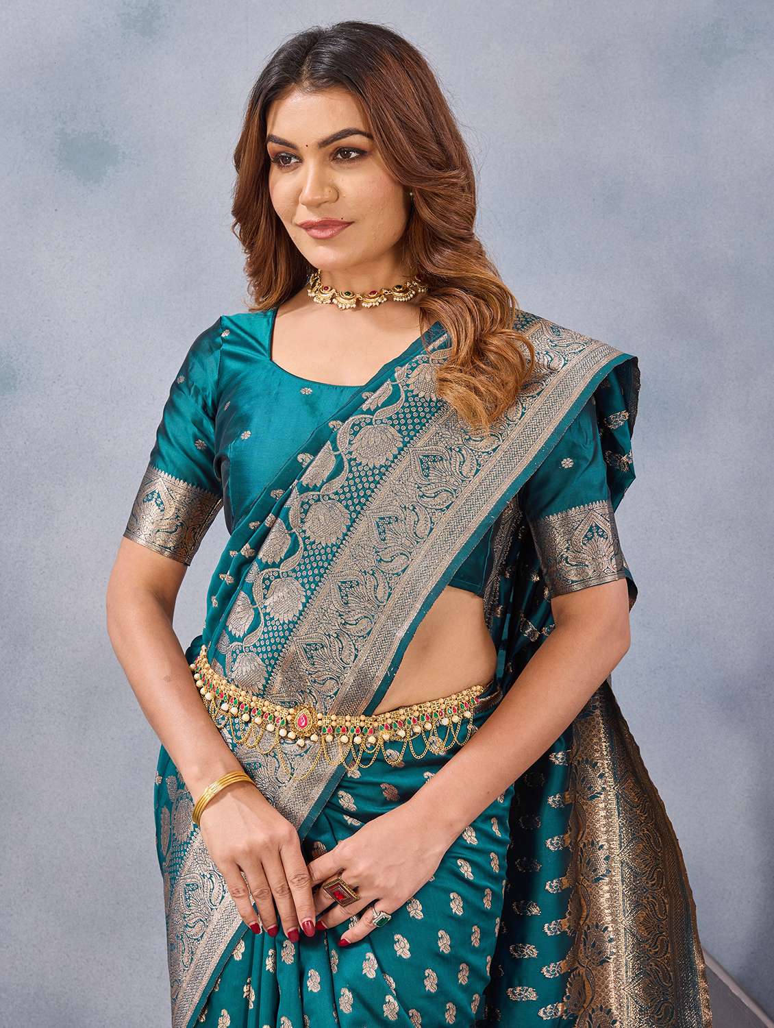 women self design banarasi saree with blouse - 22590289 -  Standard Image - 1