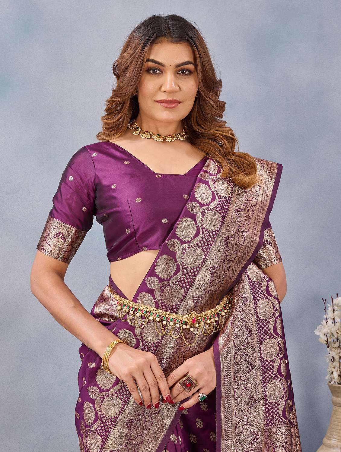 women self design banarasi saree with blouse - 22590290 -  Standard Image - 1