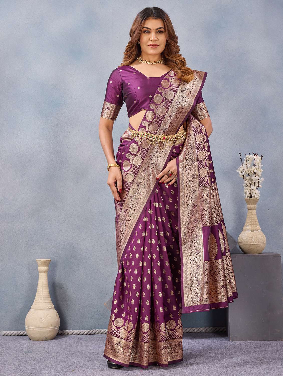 women self design banarasi saree with blouse - 22590290 -  Standard Image - 4