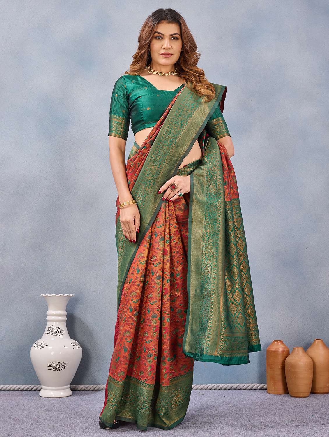 women self design banarasi saree with blouse - 22590299 -  Standard Image - 4