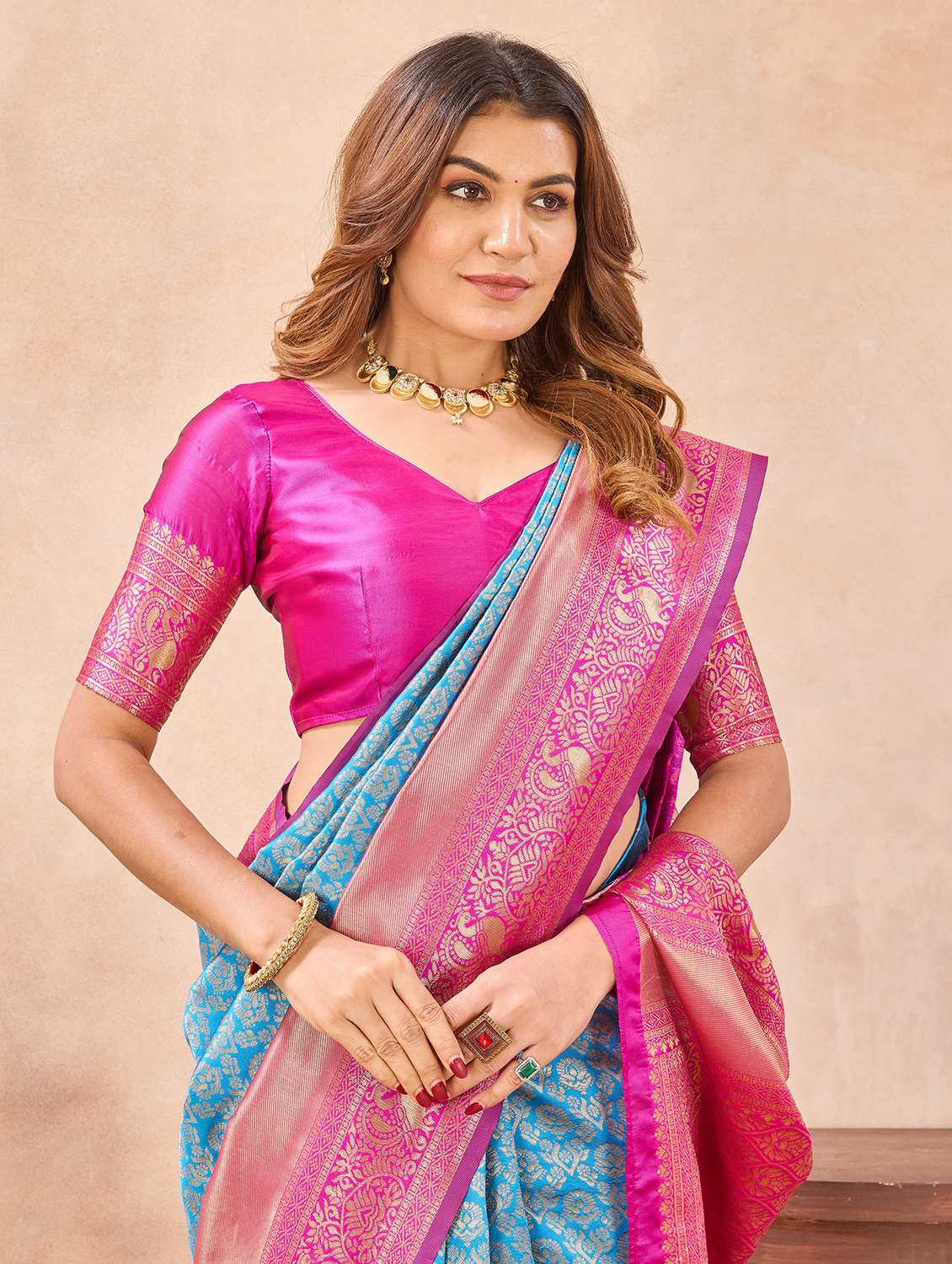 women self design banarasi saree with blouse - 22590308 -  Standard Image - 1