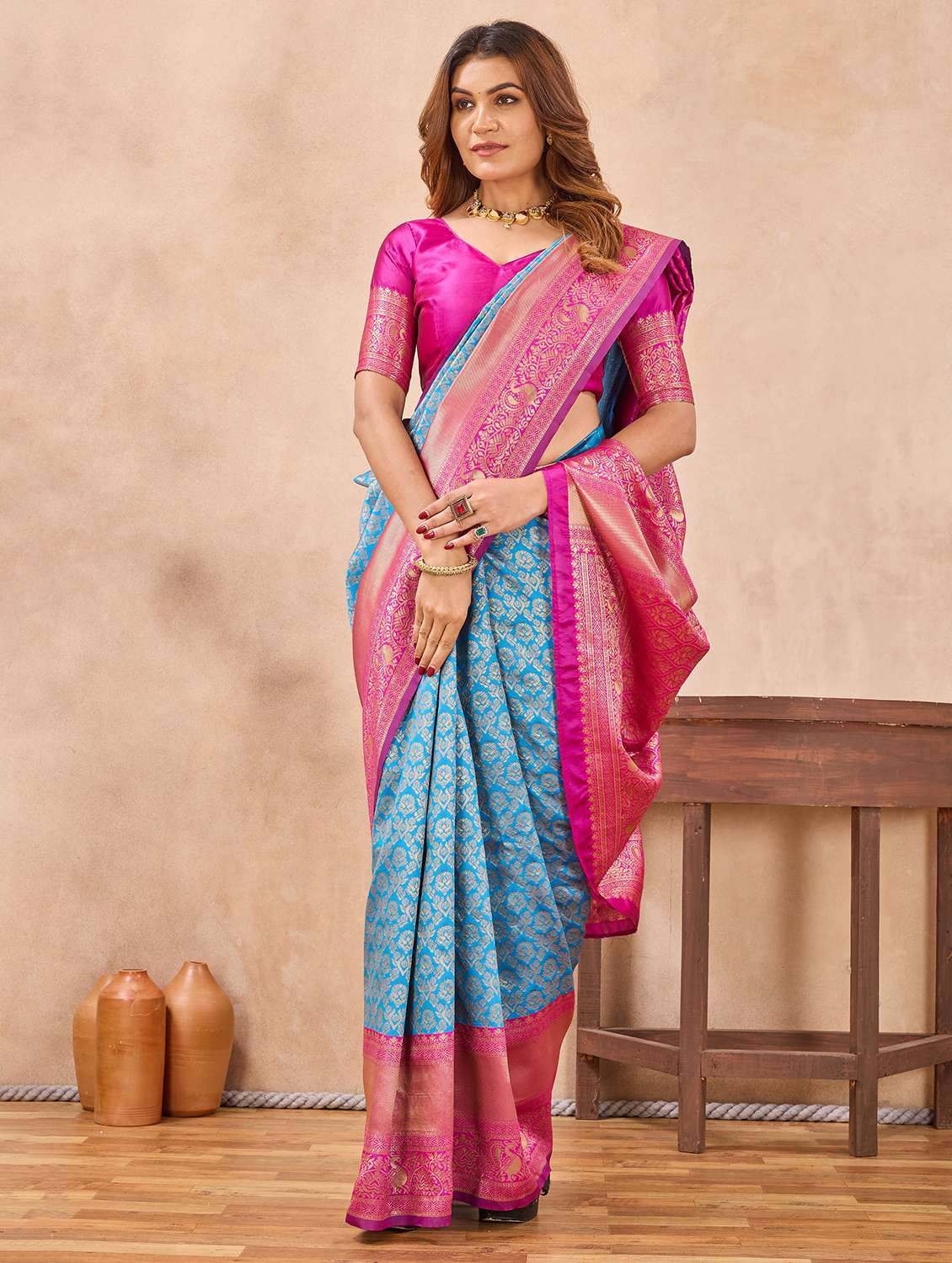 women self design banarasi saree with blouse - 22590308 -  Standard Image - 4