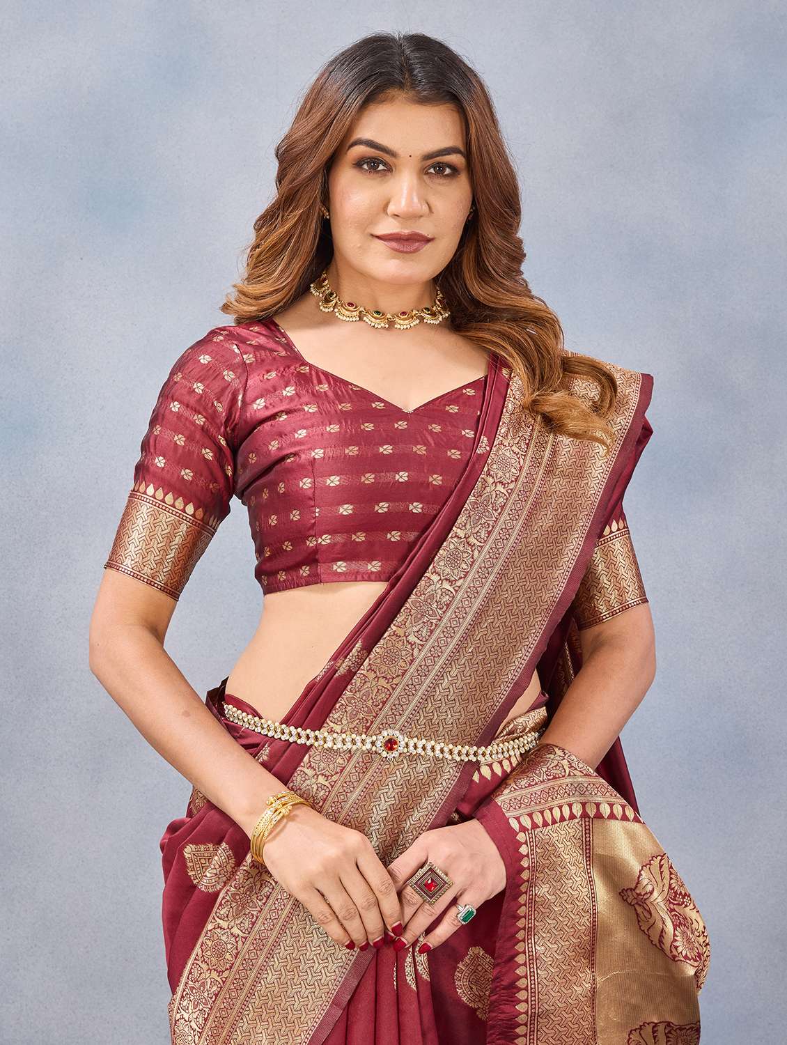 women self design banarasi saree with blouse - 22590309 -  Standard Image - 1