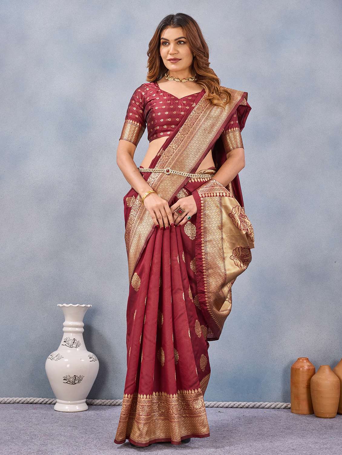 women self design banarasi saree with blouse - 22590309 -  Standard Image - 4